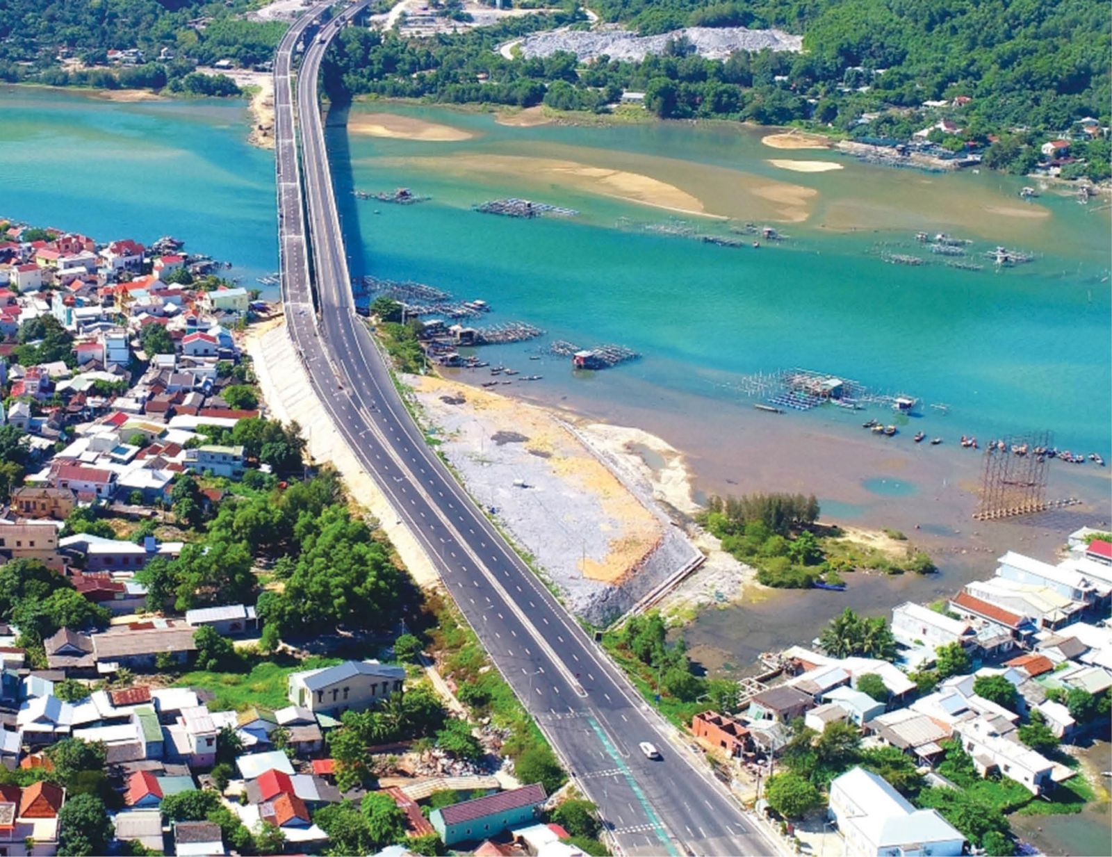 Đô thị Huế nhìn ra phía biển