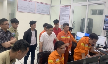 Tăng cường đảm bảo điện cho tỉnh Hòa Bình và vùng phụ cận trước mùa nắng nóng