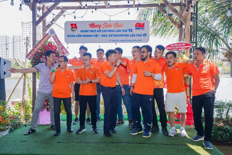 Tuổi trẻ Vietsovpetro - Amazing Race với chủ đề “ I’M A VSPer” chào mừng 92 năm Ngày thành lập Đoàn TNCS Hồ Chí Minh Tuổi trẻ Vietsovpetro Amazing Race với chủ đề “ I’M A VSPer” chào mừng 92 năm Ngày thành lập Đoàn TNCS Hồ Chí Minh