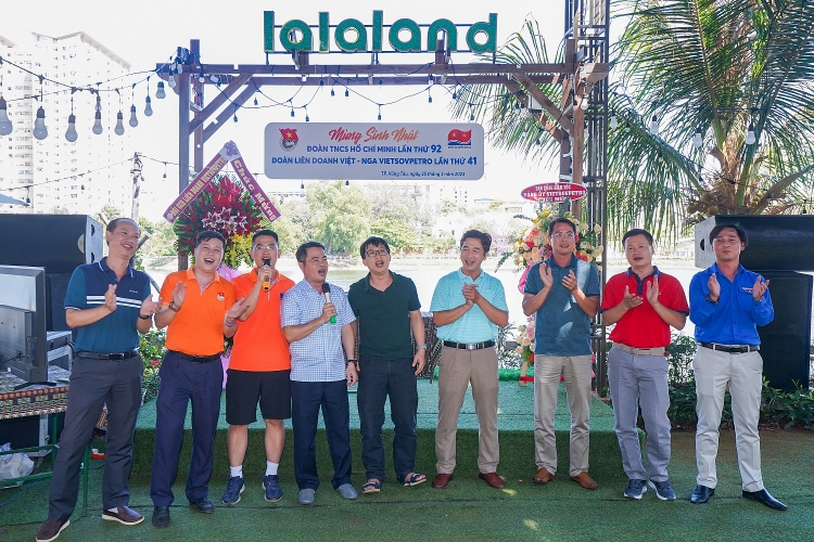Tuổi trẻ Vietsovpetro - Amazing Race với chủ đề “ I’M A VSPer” chào mừng 92 năm Ngày thành lập Đoàn TNCS Hồ Chí Minh Tuổi trẻ Vietsovpetro Amazing Race với chủ đề “ I’M A VSPer” chào mừng 92 năm Ngày thành lập Đoàn TNCS Hồ Chí Minh