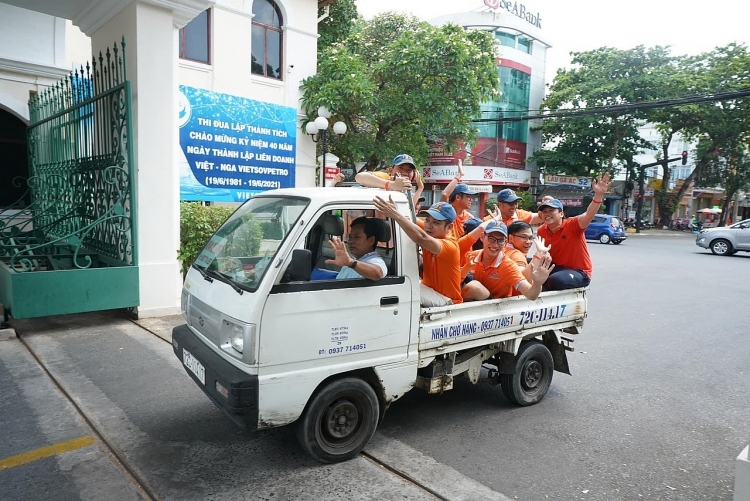 Tuổi trẻ Vietsovpetro - Amazing Race với chủ đề “ I’M A VSPer” chào mừng 92 năm Ngày thành lập Đoàn TNCS Hồ Chí Minh Tuổi trẻ Vietsovpetro Amazing Race với chủ đề “ I’M A VSPer” chào mừng 92 năm Ngày thành lập Đoàn TNCS Hồ Chí Minh