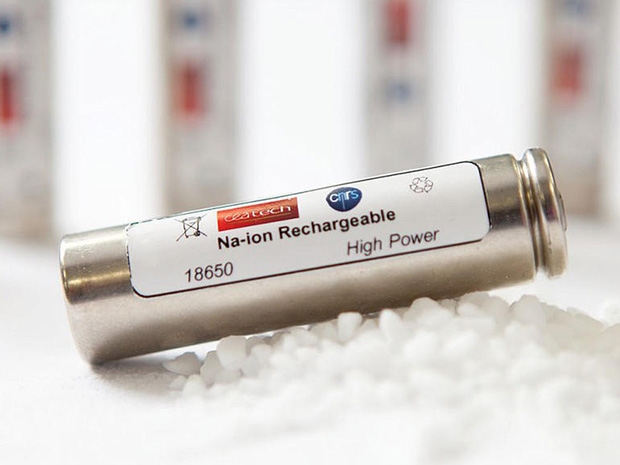 Pin natri-ion đầu tiên trên thế giới Pin natri-ion đầu tiên trên thế giới