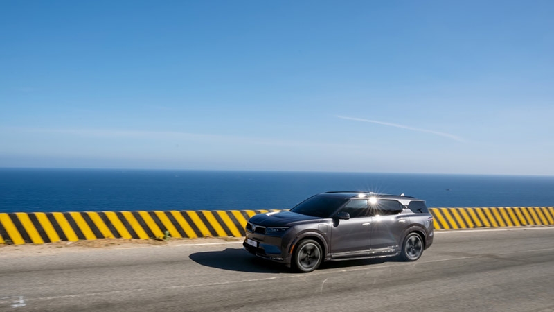 SUV điện cỡ lớn VinFast VF 9 có gì để chinh phục khách Việt?