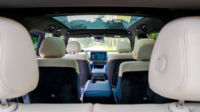 SUV điện cỡ lớn VinFast VF 9 có gì để chinh phục khách Việt?