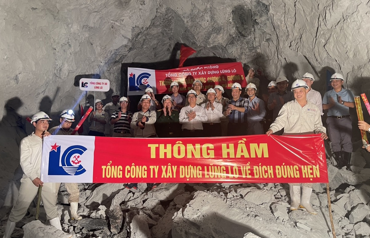 Hoàn thành thông 5.700 mét đường hầm Dự án NMTĐ Ialy mở rộng