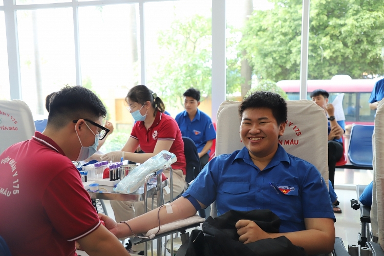 Tuổi trẻ Dầu khí tổ chức chương trình hiến máu nhân đạo với chủ đề “Một giọt máu cho đi, một cuộc đời ở lại”