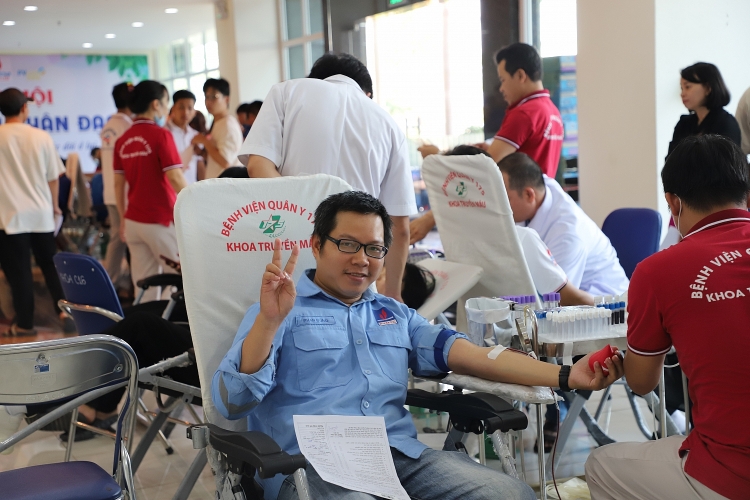 Tuổi trẻ Dầu khí tổ chức chương trình hiến máu nhân đạo với chủ đề “Một giọt máu cho đi, một cuộc đời ở lại”