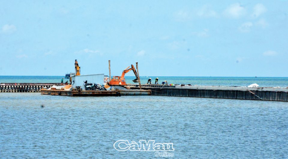 Cà Mau: Sạt lở ven biển còn nhiều nỗi lo