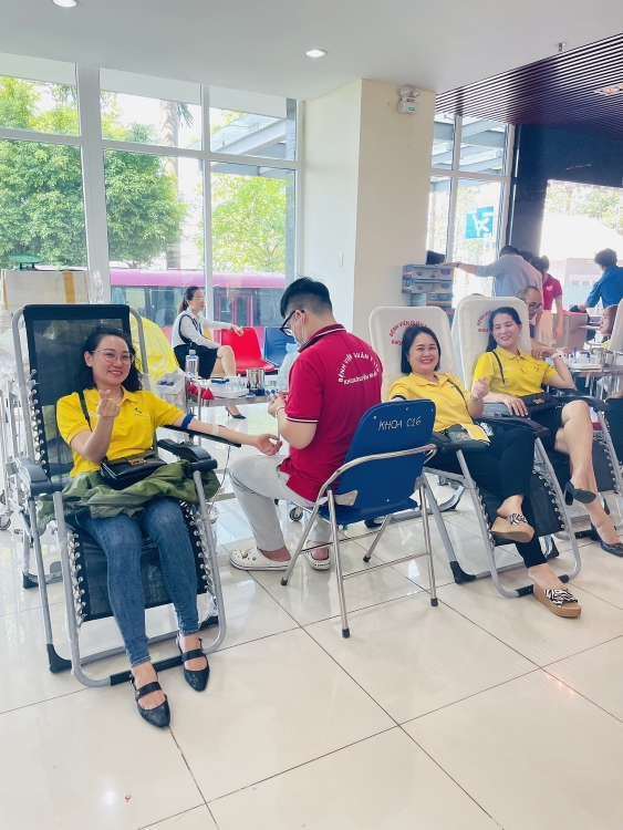 Tuổi trẻ Dầu khí tổ chức chương trình hiến máu nhân đạo với chủ đề “Một giọt máu cho đi, một cuộc đời ở lại”