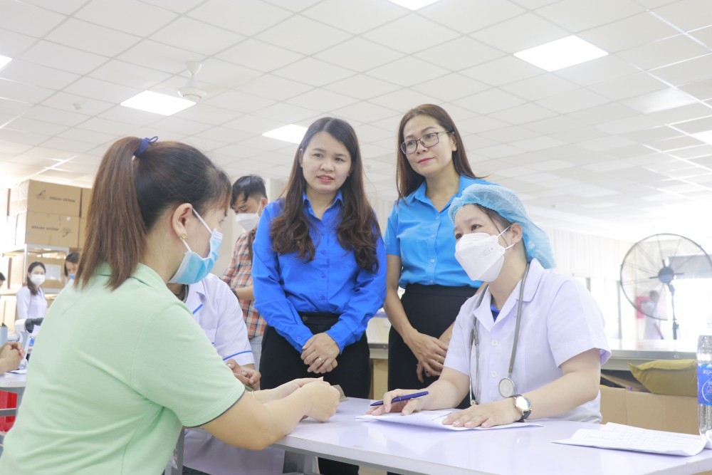 Bảo đảm an sinh xã hội cho lao động khu vực phi chính thức - Vấn đề và giải pháp