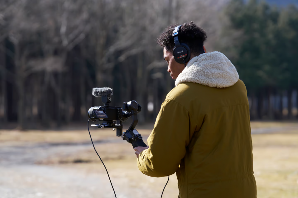 Sony "chiều lòng" nhà sáng tạo nội dung với máy ảnh vlog full-frame ZV-E1