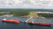 Giá dầu Urals tháng 3 của Nga thấp hơn gần hai lần so với cùng kỳ năm ngoái