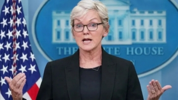 Chính quyền Biden thúc đẩy hồi sinh năng lượng bằng các dự án năng lượng sạch