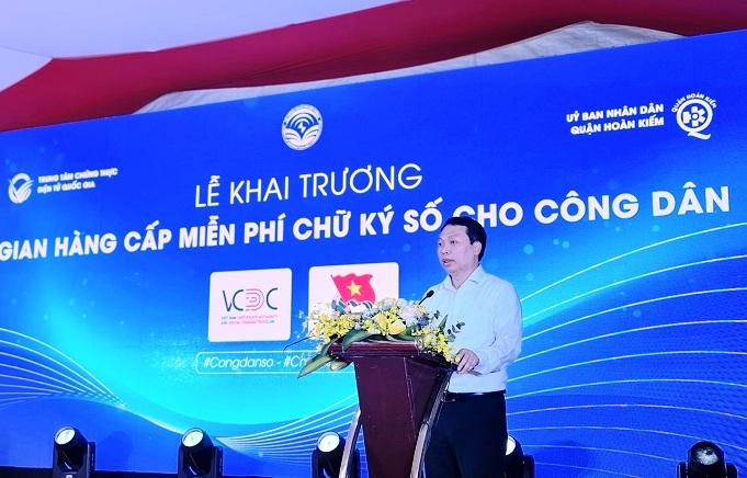 Người dân Hà Nội được cấp chữ ký số miễn phí