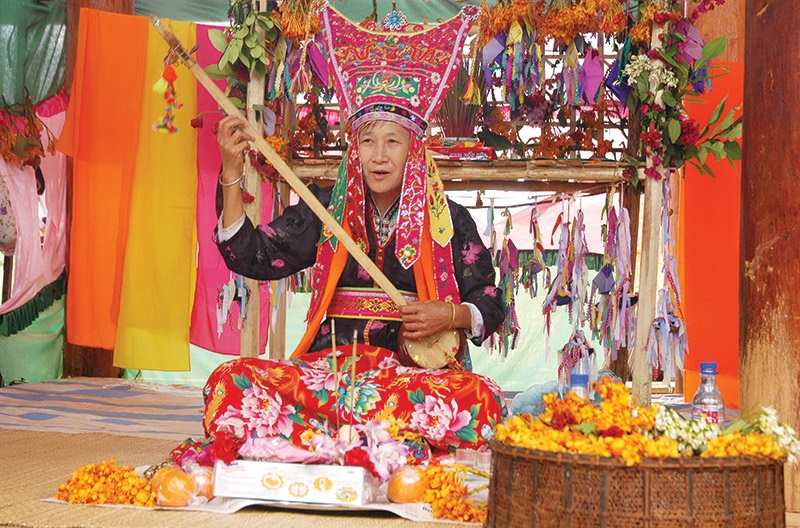 Về đất gió vui lễ hội té nước Về đất gió vui lễ hội té nước