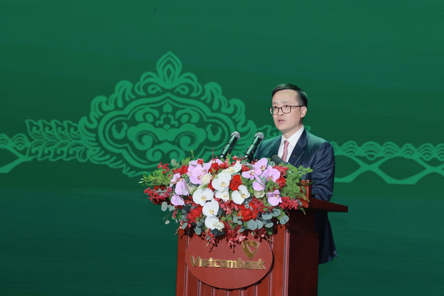 Lễ kỷ niệm 60 năm thành lập Vietcombank và đón nhận danh hiệu Anh hùng Lao động thành công tốt đẹp