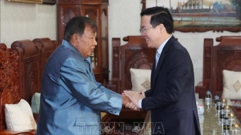 Chủ tịch nước Võ Văn Thưởng thăm các đồng chí nguyên lãnh đạo cấp cao của Lào