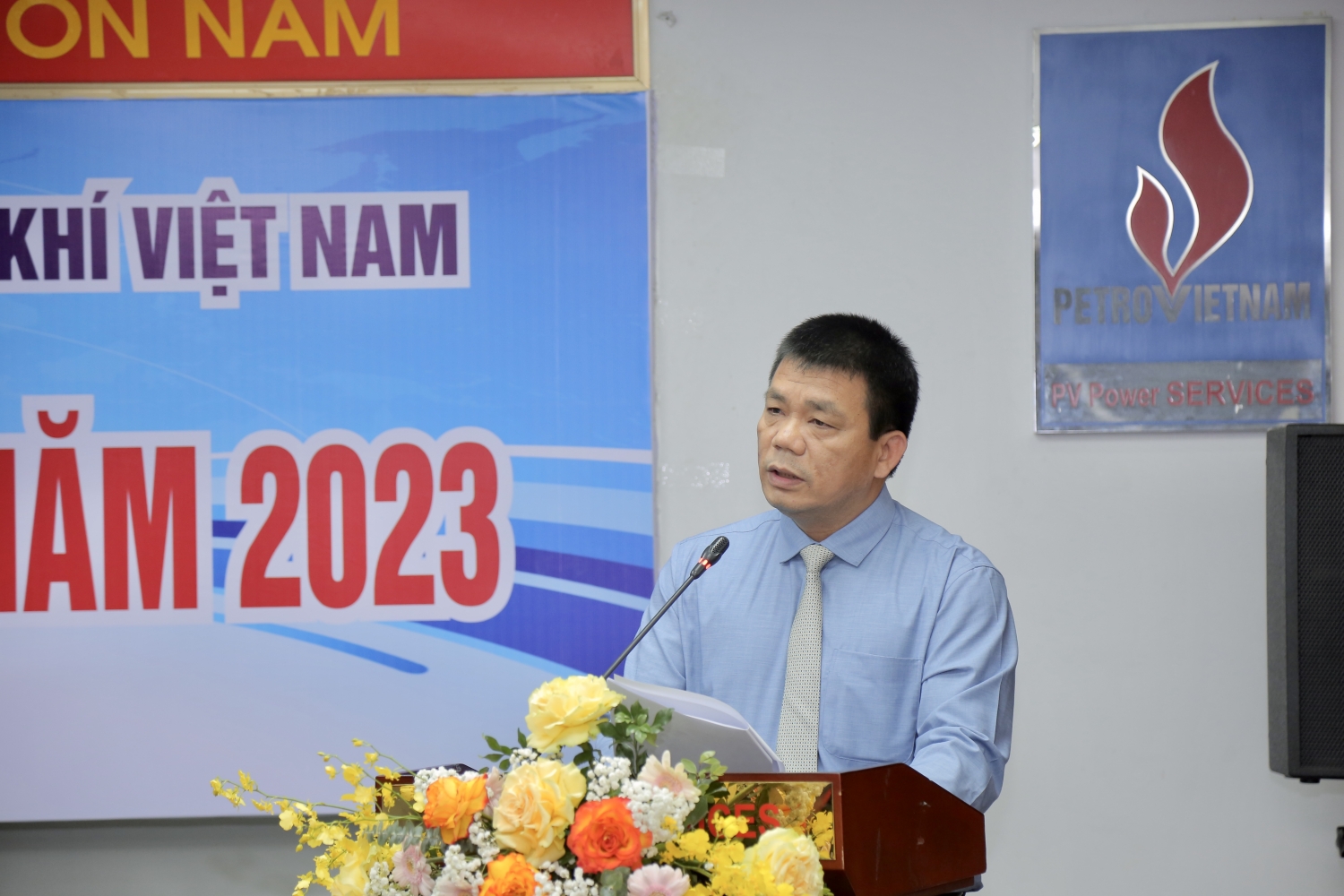 Ông Vũ Anh Tuấn - Giám đốc PV Power Services trình bày báo cáo tại Đại hội.