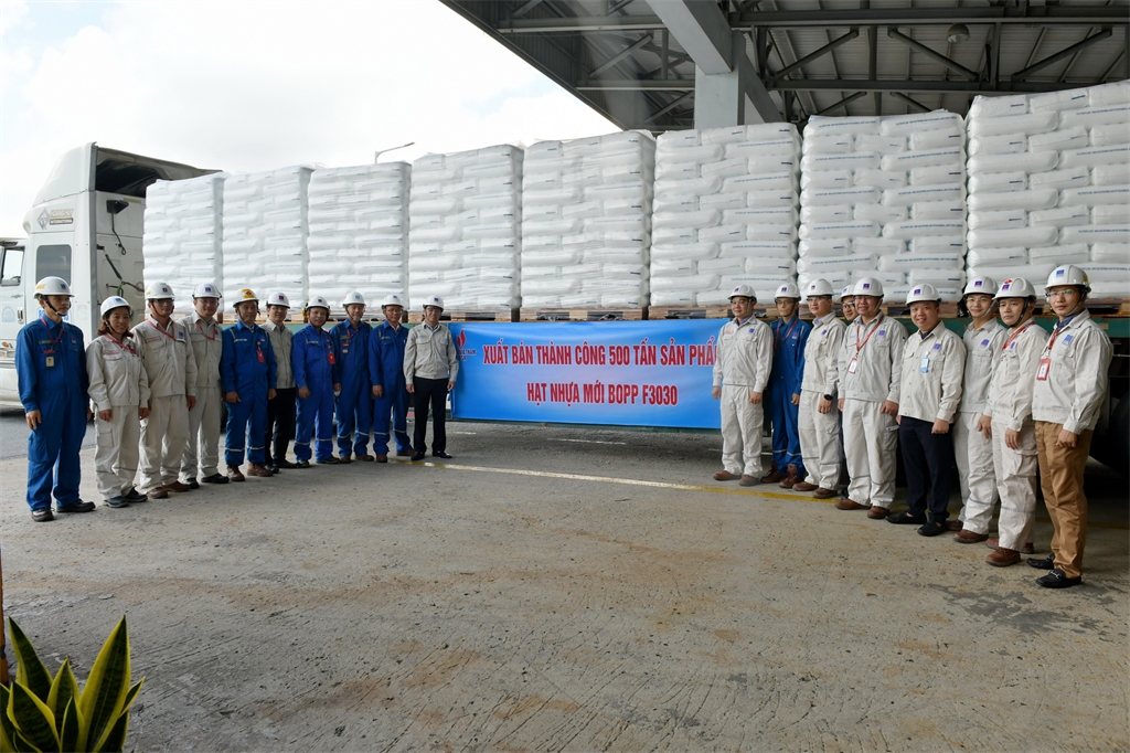 Không ngừng nỗ lực, đạt những cột mốc mới Không ngừng nỗ lực, đạt những cột mốc mới