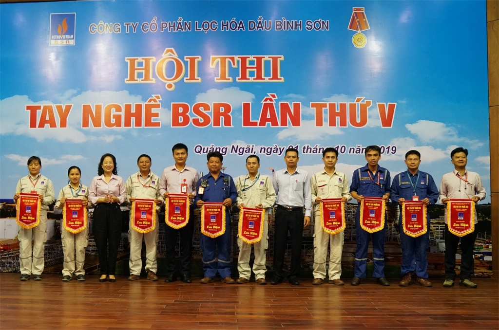 Không ngừng nỗ lực, đạt những cột mốc mới Không ngừng nỗ lực, đạt những cột mốc mới