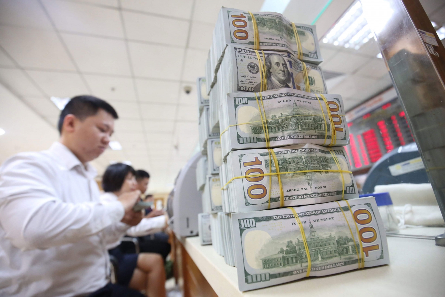 Tin tức kinh tế ngày 23/4: Kiều hối chảy về TP HCM tăng gần 20%