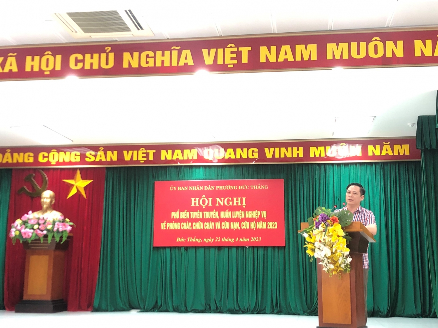 Tổ chức tuyên truyền về PCCC&CNCH cho cho lực lượng phòng cháy cơ sở, đại diện hộ gia đình nhà ở riêng lẻ