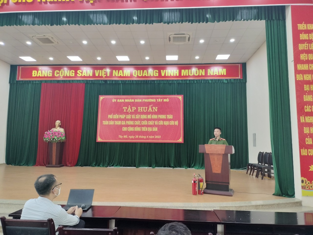 Tập huấn phổ biến pháp luật và xây dựng mô hình phong trào toàn dân tham gia PCCC và cứu nạn, cứu hộ