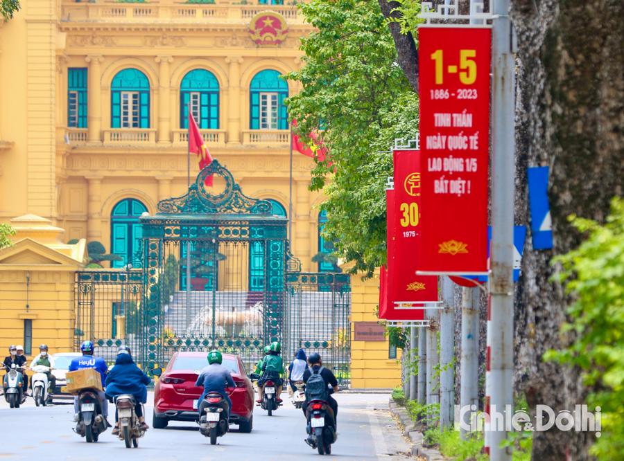 Dự báo thời tiết ngày 1/5/2023: Hà Nội trời nhiều mây, dịu mát, nắng nhẹ