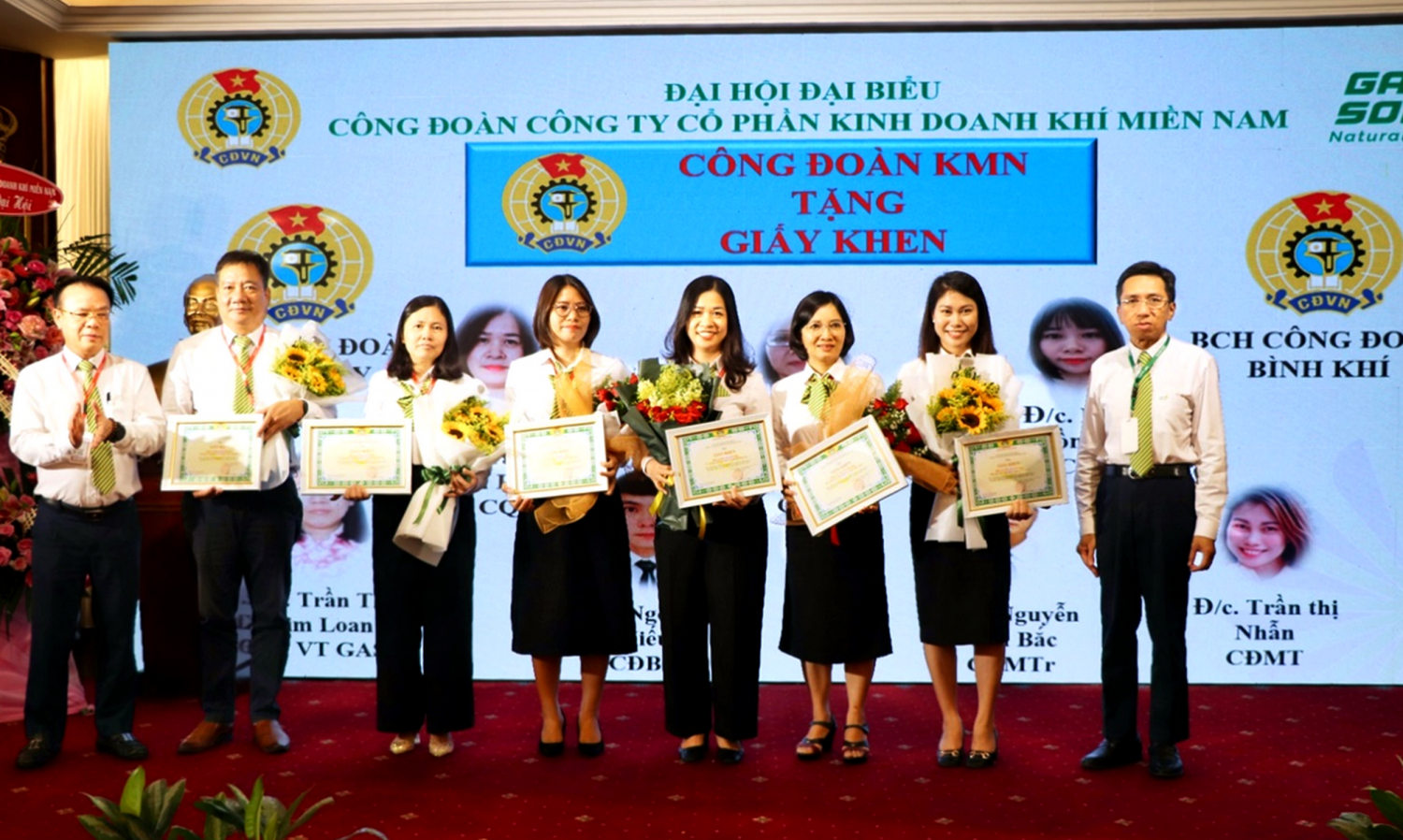 Công đoàn Gas South tặng Giấy khen cho 7 cá nhân tiêu biểu xuất sắc của 7 Công đoàn bộ phận   