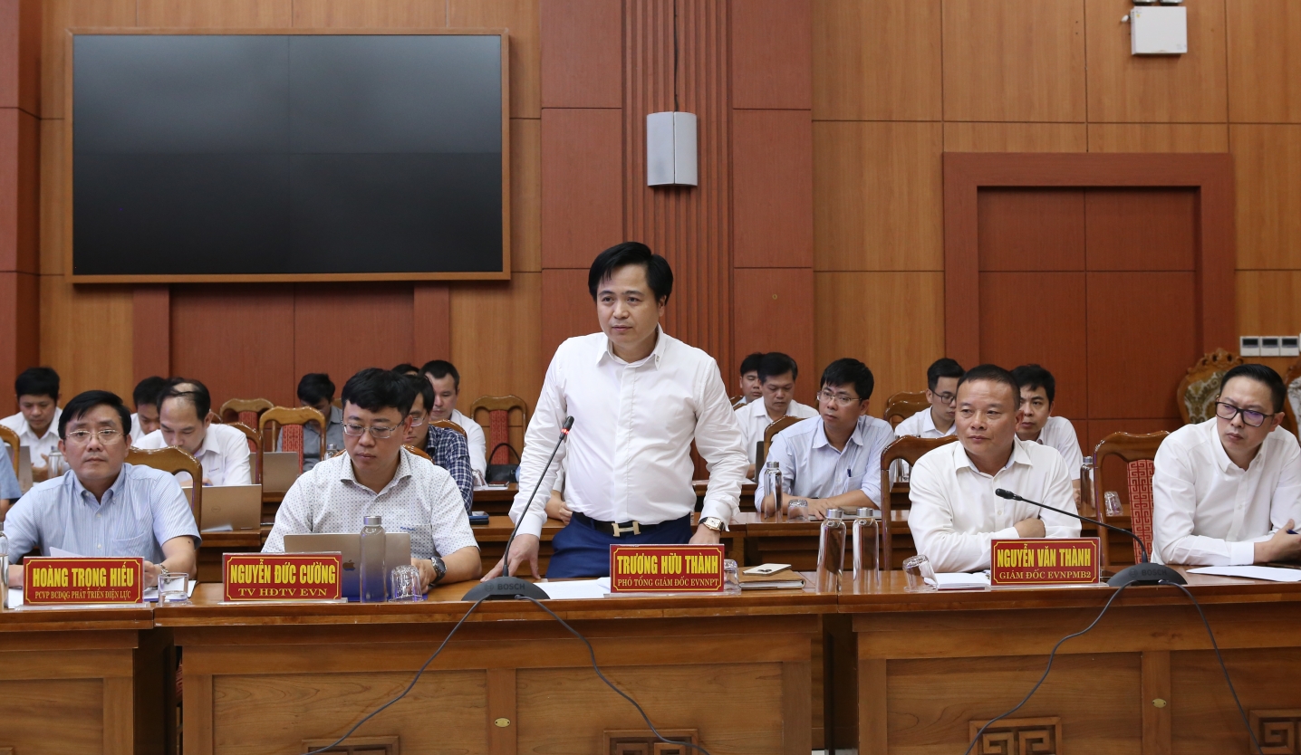 Bàn giải pháp tháo gỡ vướng mắc mặt bằng các dự án truyền tải điện tại Quảng Nam
