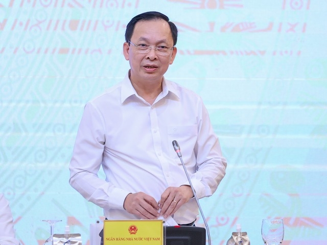 Tiếp tục vận động ngân hàng giảm lãi suất
