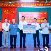 PVEP phát động trồng cây xanh và trao tài trợ an sinh xã hội tại tỉnh Nghệ An