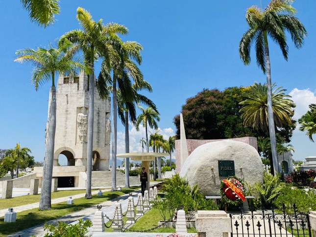 Kỳ 2: Cuba, t&ocirc;n vinh những người khổng lồ ảnh 1