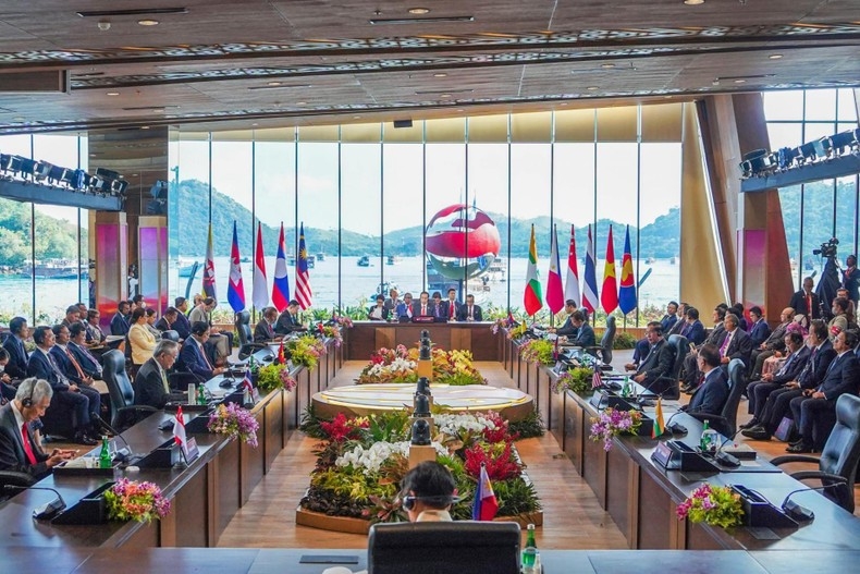 Hướng đến “Một ASEAN tầm vóc - Tâm điểm của tăng trưởng”