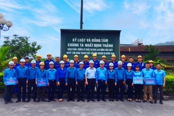 Công đoàn TKV kiểm tra và tặng quà tại Công ty CP Than Cọc Sáu