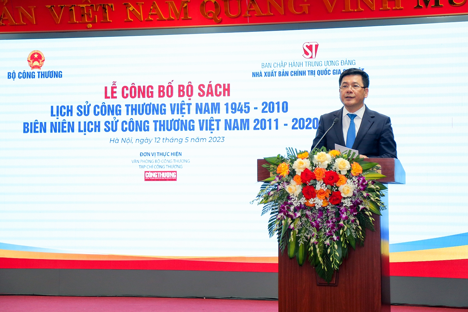 Bộ Công Thương ra mắt sách Lịch sử ngành Công Thương