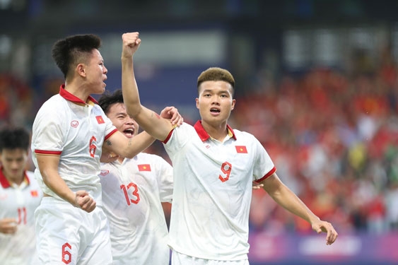 Lịch thi đấu bóng đá hôm nay 13/5: U22 Việt Nam đấu bán kết; Man Utd chấm dứt “dớp” thua