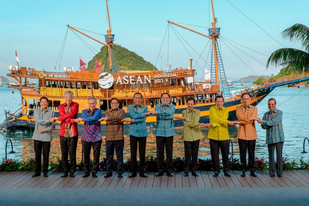 Hội nghị cấp cao ASEAN 42: Khát vọng vượt sóng cả và dấu ấn Việt Nam