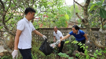 Người lao động PVChem tham gia leo núi, làm sạch môi trường “Vì một thế giới xanh, sạch, đẹp”