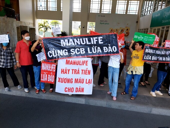 Khách hàng yêu cầu Manulife giải quyết đơn khiếu nại