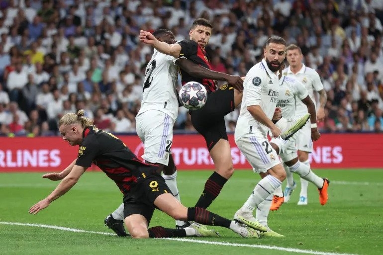 Lịch thi đấu bóng đá hôm nay 17/5: Liệu Man City có vượt qua Real Madrid?
