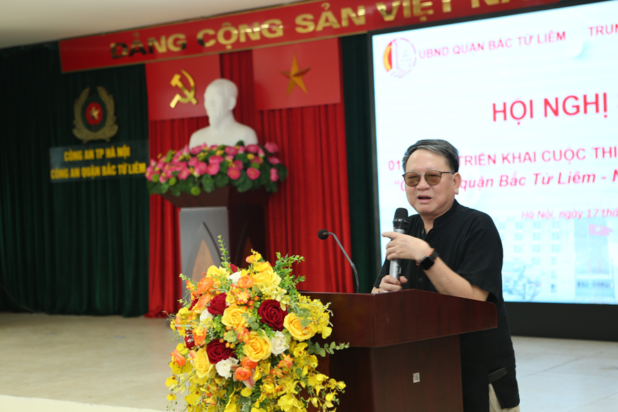 Sơ kết 01 tháng triển khai cuộc thi sáng tác ca khúc chủ đề “Công an quận Bắc Từ Liêm - Những mùa hoa chiến công” Sơ kết 01 tháng triển khai cuộc thi sáng tác ca khúc chủ đề “Công an quận Bắc Từ Liêm - Những mùa hoa chiến công”
