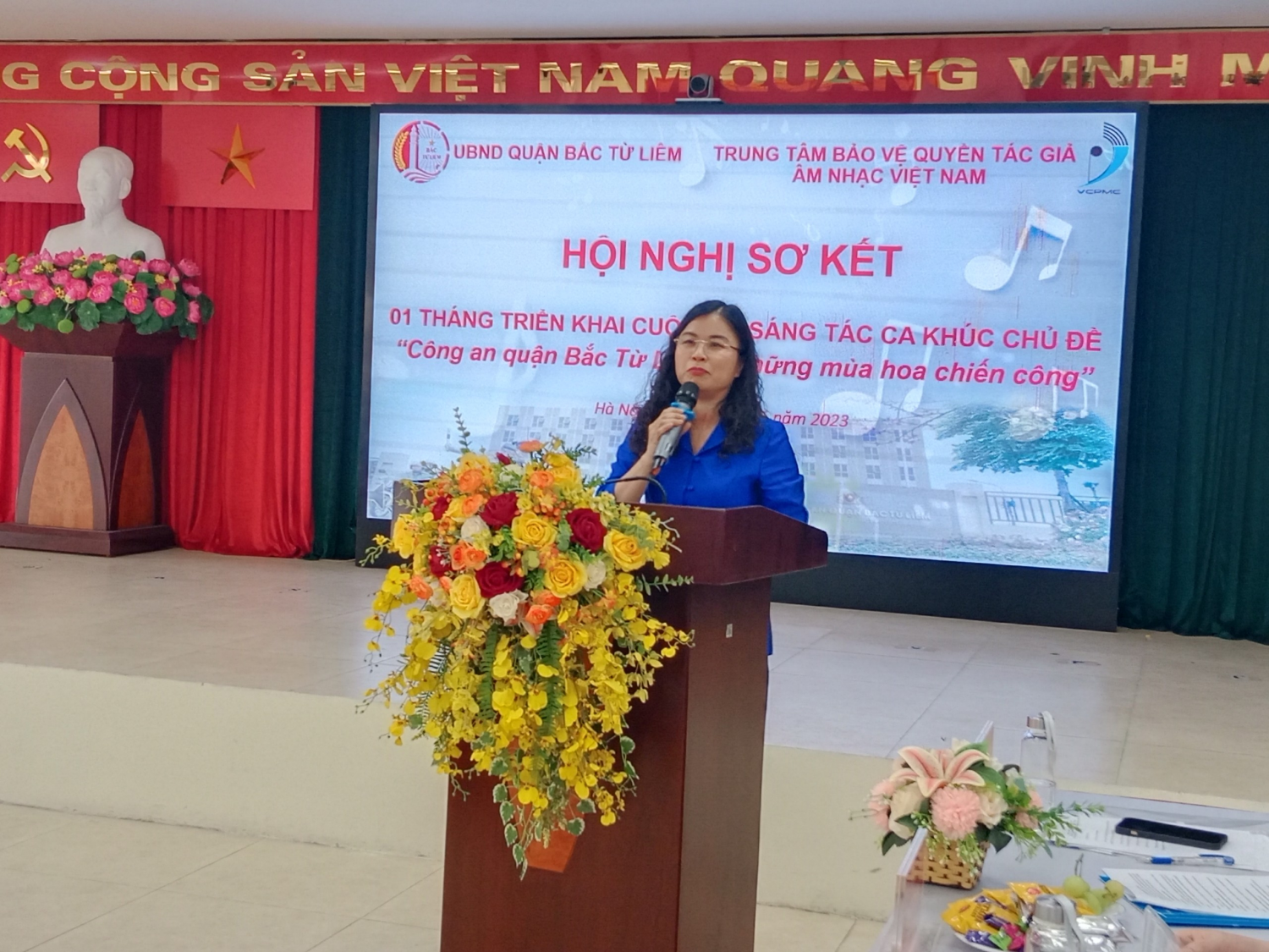Sơ kết 01 tháng triển khai cuộc thi sáng tác ca khúc chủ đề “Công an quận Bắc Từ Liêm - Những mùa hoa chiến công” Sơ kết 01 tháng triển khai cuộc thi sáng tác ca khúc chủ đề “Công an quận Bắc Từ Liêm - Những mùa hoa chiến công”