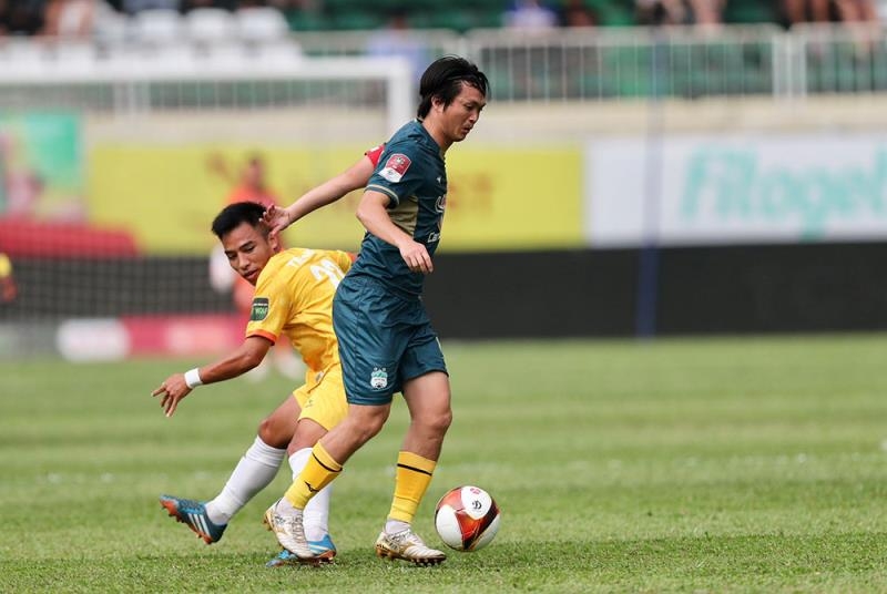 Lịch thi đấu bóng đá hôm nay 19/5: V-League quay trở lại