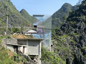 Sự thật về những ngôi nhà "tàng hình" gây sốt ở Hà Giang