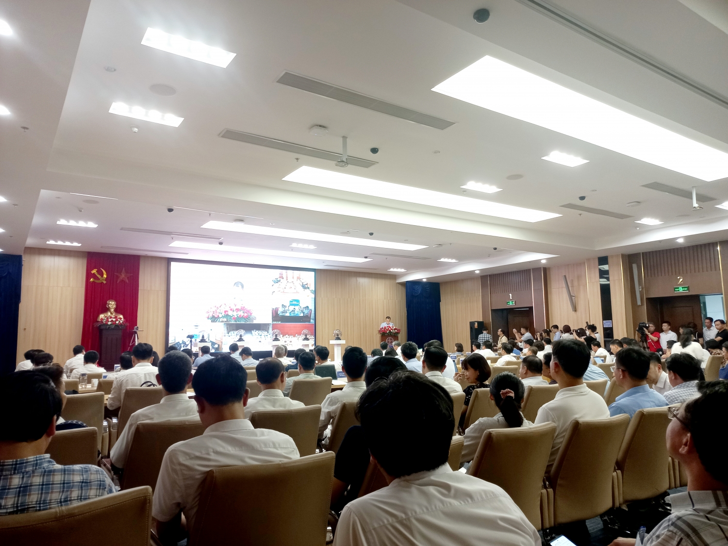 Phát động phong trào tiết kiệm điện toàn quốc năm 2023