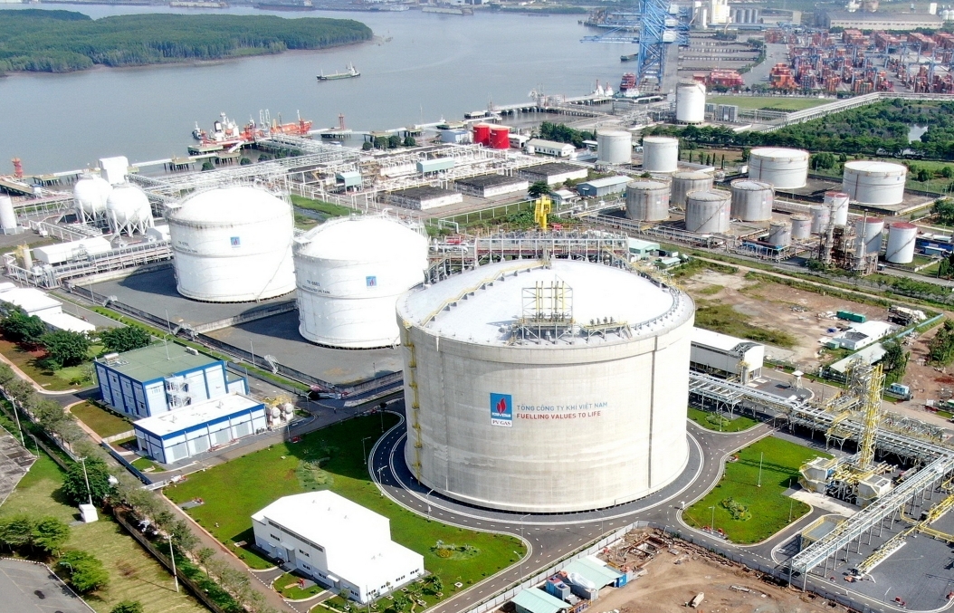 PV GAS ký hợp đồng nhập khẩu chuyến LNG đầu tiên đến Việt Nam