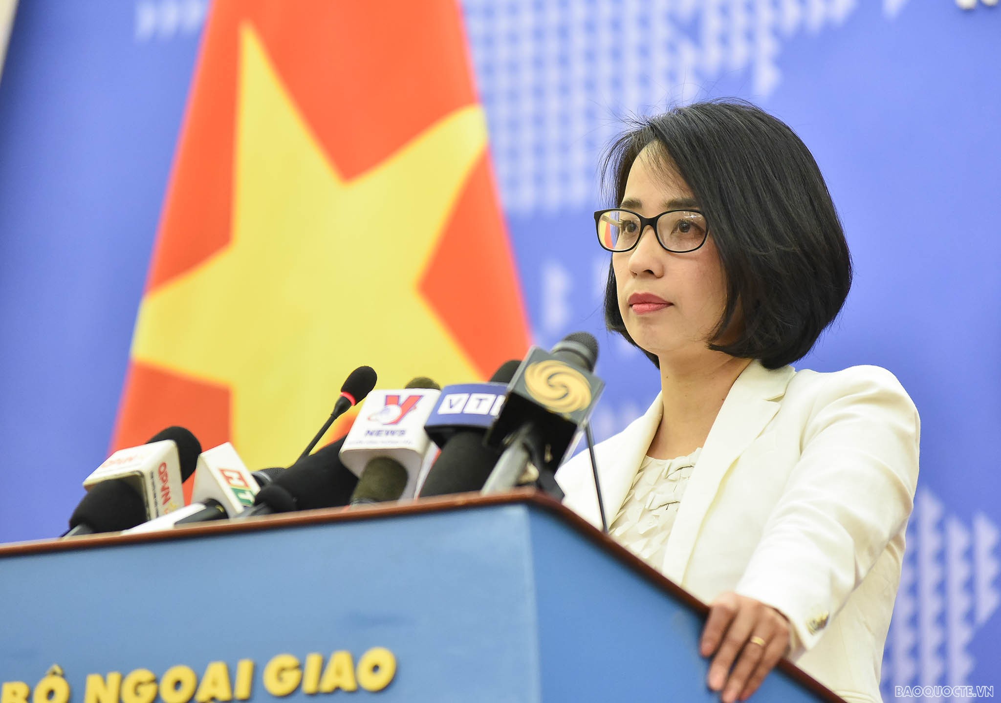 Yêu cầu Trung Quốc rút tàu Hướng Dương Hồng 10 và các tàu hải cảnh, tàu cá ra khỏi vùng biển Việt Nam