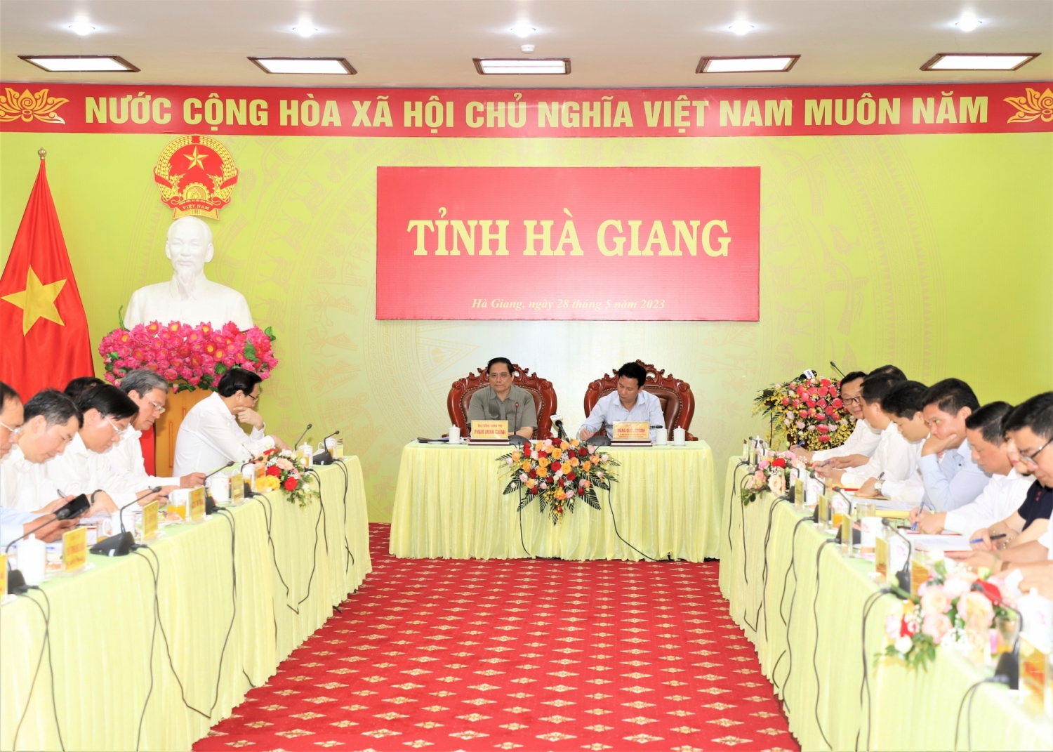 Toàn cảnh buổi làm việc.