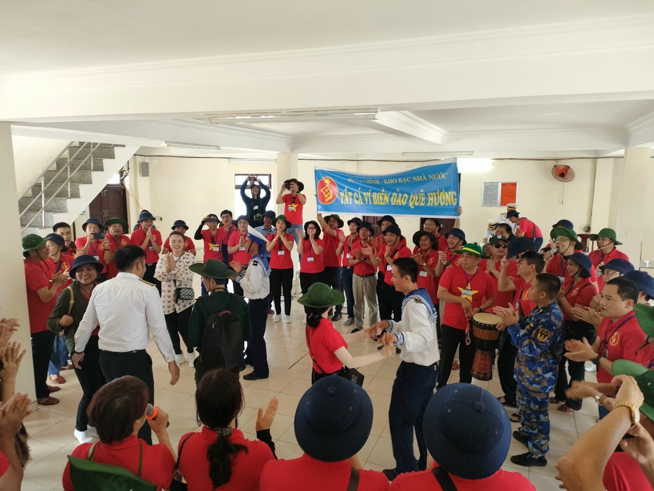 Tiếng hát lời ca vang xa biển đảo